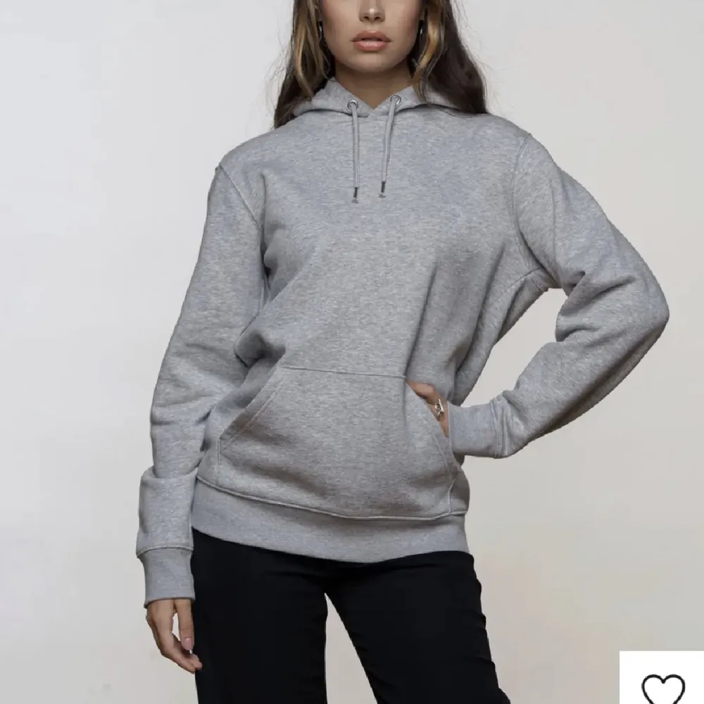 Populär slutsåld Mi Amor hoodie, nypris ca 2000kr. Tröjor & Koftor.