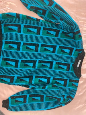 Mönstrad tjockröja - Mönstrad och varm tjocktröja