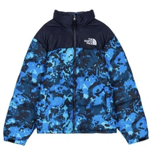 North Face Jacka - Säljer nu min mycket sparsamt använd North Face jacka i suveränt skick  Strl M