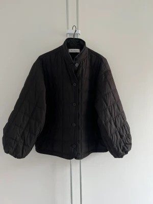 Roderbjer jacka - Sparsamt använd Ord pris 2800kr