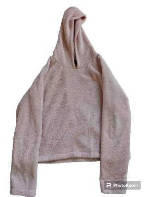 Fluffig hoodie - Fluffig hoodie från Gina Tricot. Storlek XS. Finns en liten fläck som säkert går bort i tvätten 💞