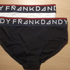 Frank dandy trosor - OANVÄNDA! Insåg efter jag tagit bort lappen att de är för små (de provade är inte inkluderade!!) Det är 4 st svarta o 3 st vita Alla för 200kr  Orginalpris 199kr st