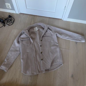 Nelly kappa - Kappa från Nelly, använd Max 5 gånger och jätte fint skick🫶🏻