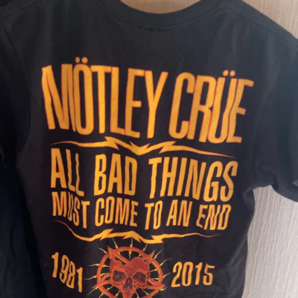 merch feån mötley crües hemsida köppt för länge sen andvänt max 4ggr. T-shirts.