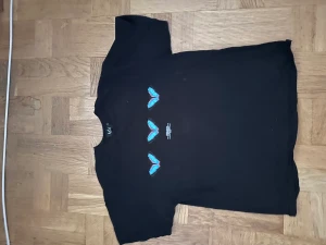 Tröja från Boohoo - Skriv om du har frågor