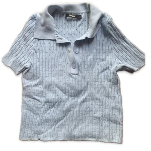 Söt topp  - Ljusblå söt topp från bikbok. Knappt använd. 