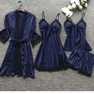 Satinset pyjamas  - 2 SHORTS OCH LINNE 400kr HELA SETTET 600kr