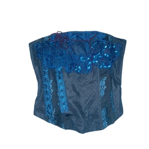 Korsett - Korsett med broderi och pärlor. Har en dragkedja på sidan. Kontakta vid intresse <3