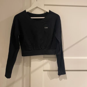 ICIW tröja  - Säljer denna träningströja från Icaniwill! Använd några fåtal gånger och säljer så jag har andra jag använder mer! 