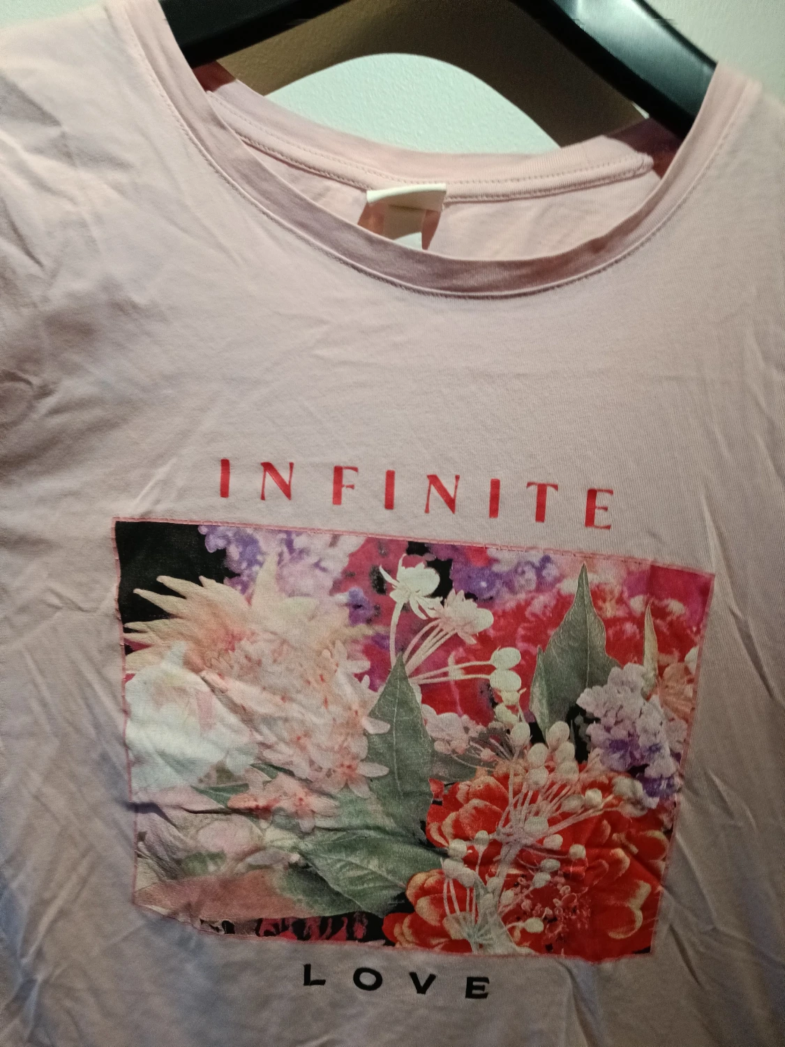 Rosa t-shirt i storlek XS till S från h&m!