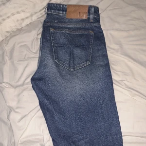 Jeans - Jeans ifrån ”Tiger of sweden” Sparsamt använda, i nyskick. Nypris: 2900kr