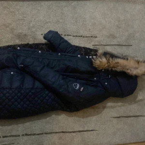 1000kr - Den här helt ny, rent, inga håll äkta