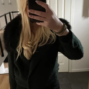 Kappa  - Snygg kappa me pälskrage☺️