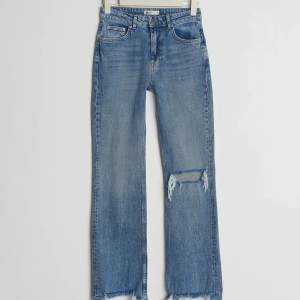 Blå jeans ifrån Gina Tricot. Storlek 38, bra skick.💕💕