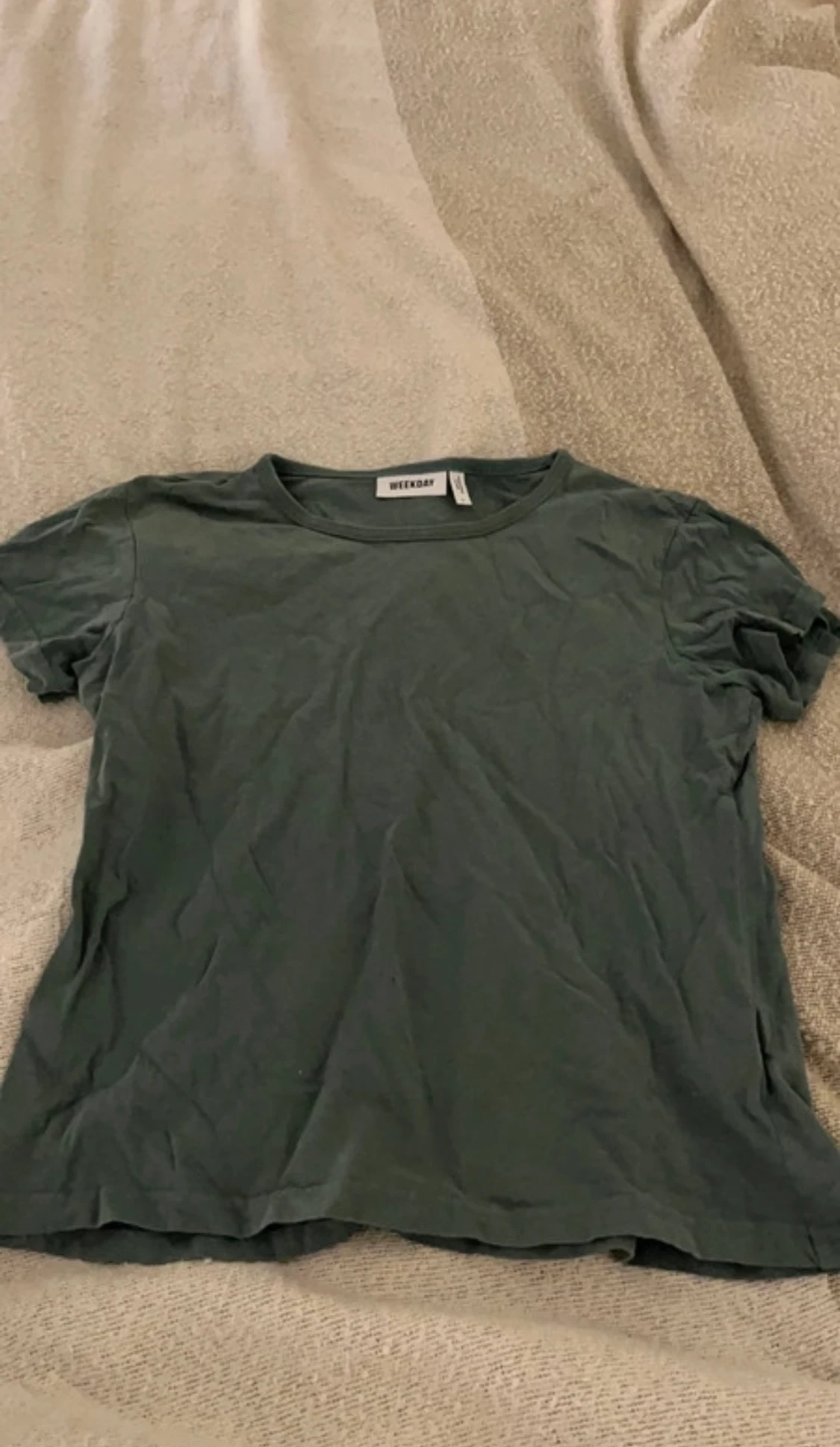 Grön tröja från weekday storlek S - 90