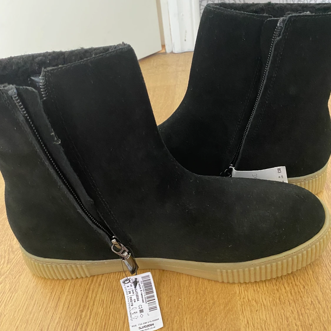 Helt oanvända vinterstövlar  - 91