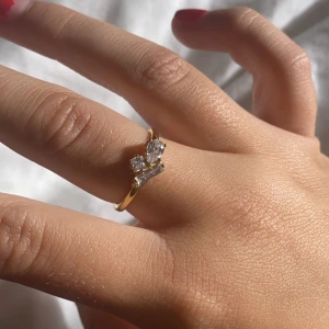 Edblad ring - Super fin ring från Edblad, aldrig använd förutom när jag tog bilderna🥰 säljer pågrund av att jag är en silver person- vet inte vilken storlek det är tyvärr💗 priset kan diskuteras 
