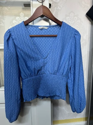 Topp från only - Aldrig använd men prislappen finns inte kvar. Nypris 329kr mitt pris 200kr