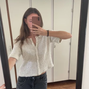 Glittrig kofta - Superfin men kommer inte till användning.