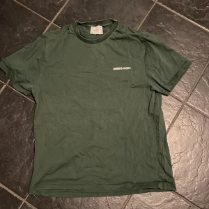 Arigato t shirt - Arigato t shirt i storlek s använd men är i bra skick 