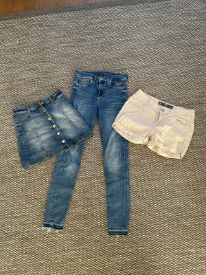 Barnkläder strl 34 - Tjej kläder strl 34💕super snygga och sköna kläder💗60kr st och 150 för alla😁säljer för att de nästan är för små👌