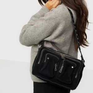 Nunoo - Ellie New Suede - Handväska från Nuunoo. Inköpt för 1399. 