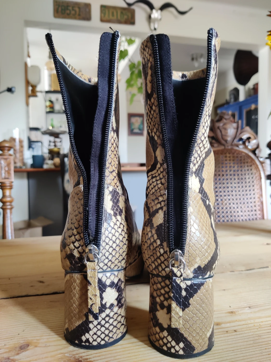 Ankelboots i syntetiskt ormskinn - 90