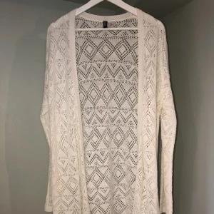 Fin vit kofta - Fin virkad kofta, använt få gånger