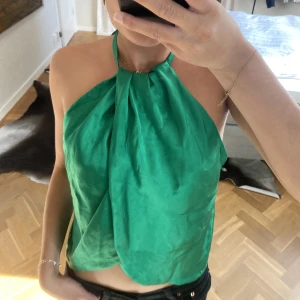 Topp - Jättefin topp från zara, aldrig använd💚