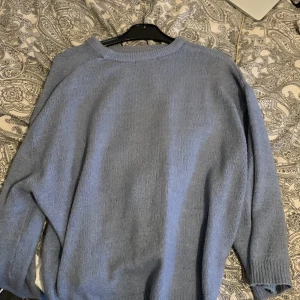 Stickad tröja  - Super fin stickad tröja från lager 157!!! Är i storlek M men passar mig som är i Xs/S!💗💗