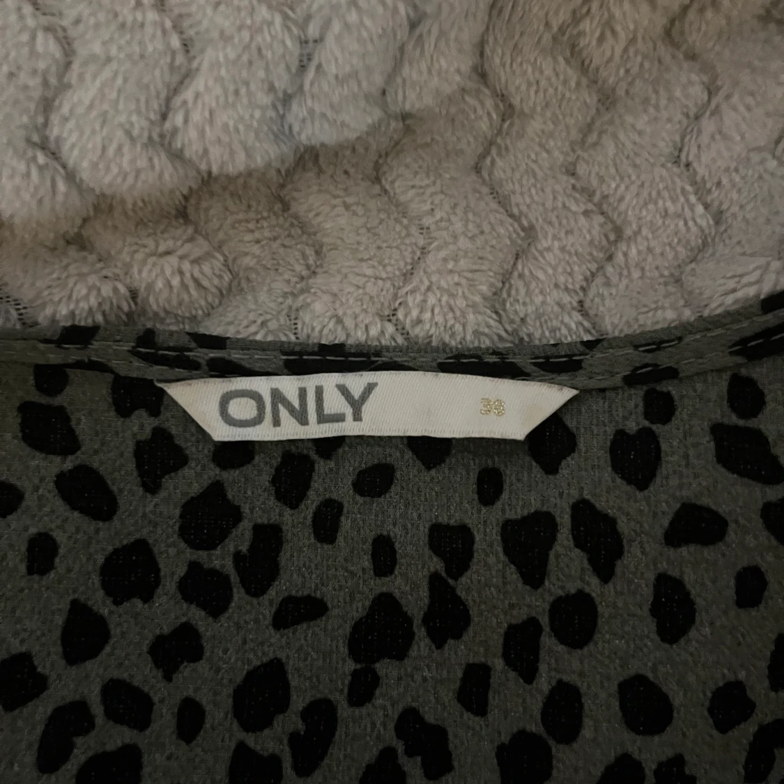 Grön/svart klänning - 91