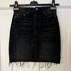 Jeanskjol - Supersnygg jeanskjol från H&M! Sitter superbra💫