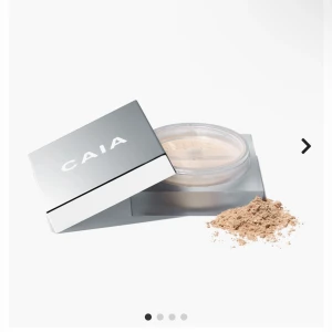 Caia setting Powder  - Helt ny CAIA setting Powder i färgen Honey Glow! Testad 1 gång på handen enbart. Nypris 295💛