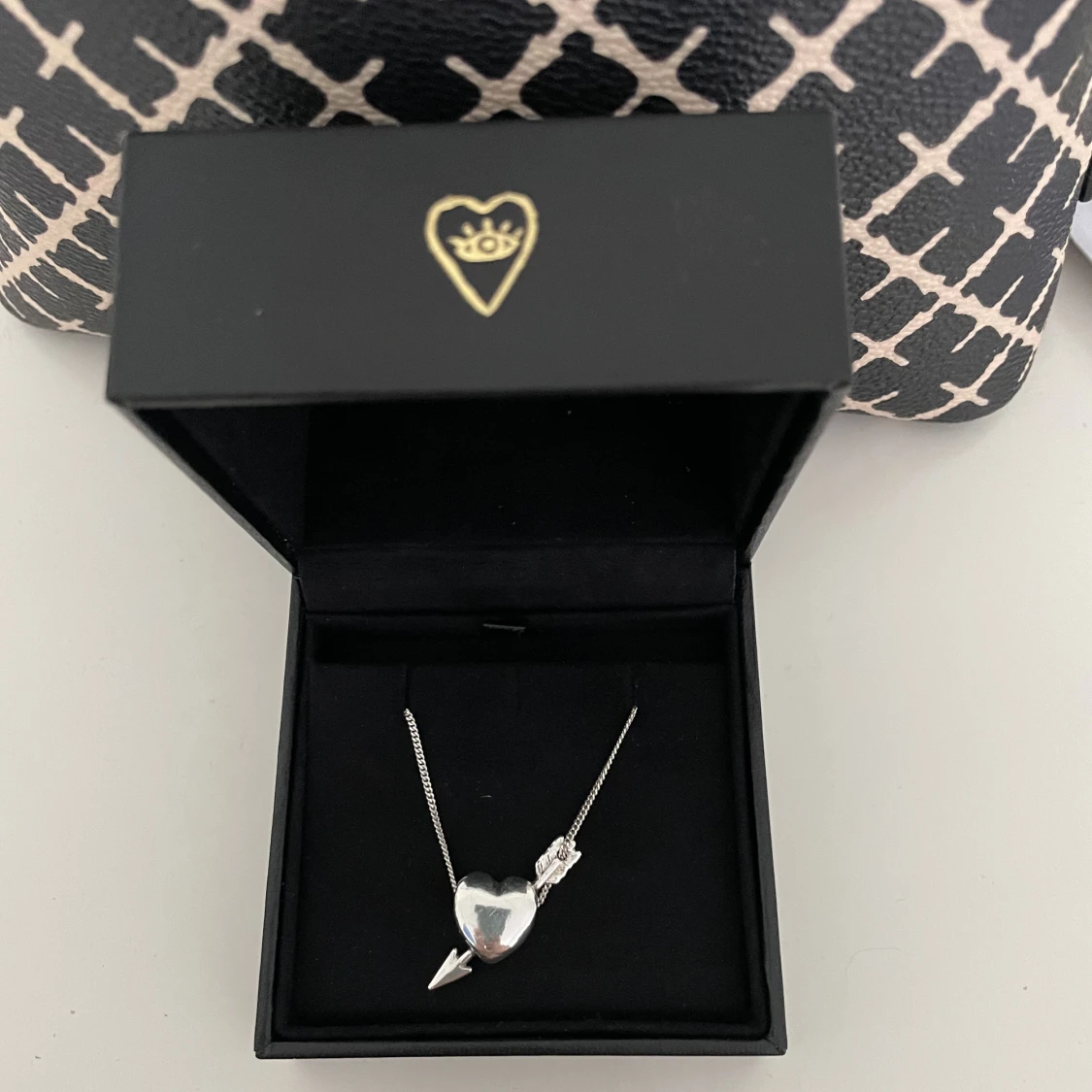 L8hasselblad halsband