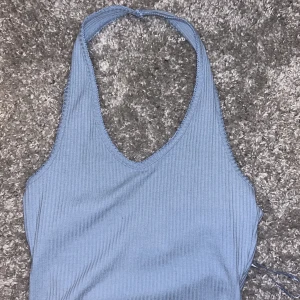 Halter Beck blå - Storlek xs-s Jättefin  Gina tricot 
