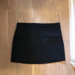 Minikjol - Fin minikjol från Zara💕💕snygga fickor!