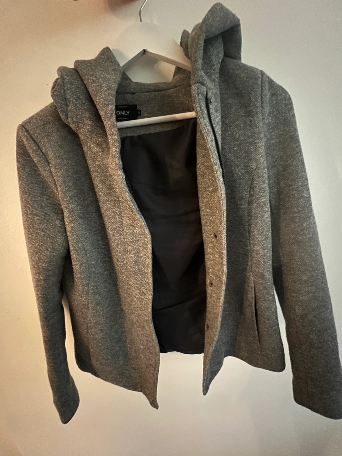 Grå jacka - 90