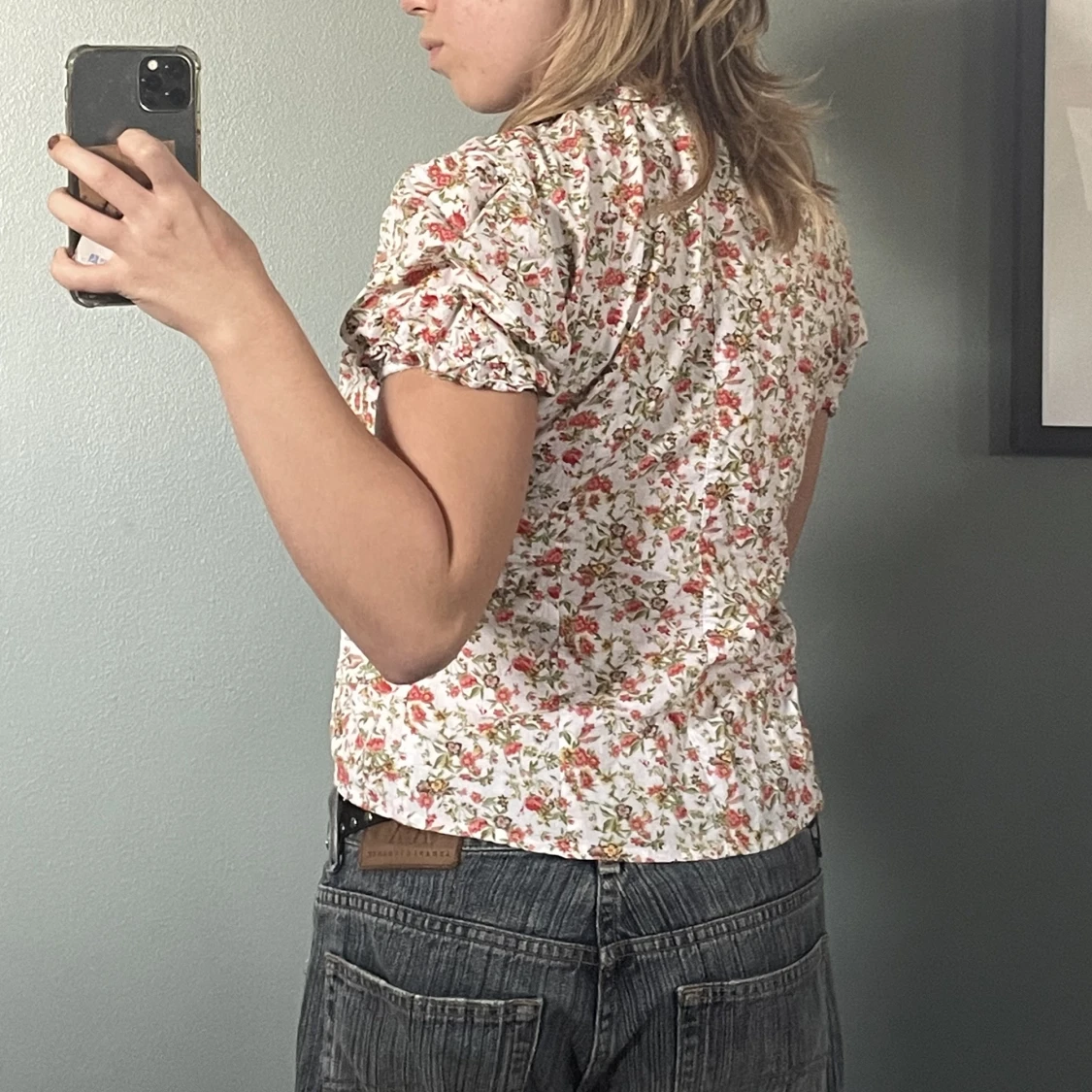 Blommigt linne med puffärmar  - 90