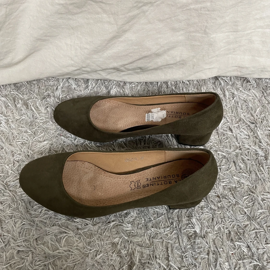 Söta klackskor i mockaimitation  - 91