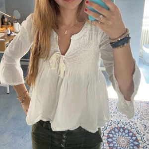 Blus - Säljer denna jättefina blus från odd Molly som tyvärr inte kommer till användning! Så najs och trend 