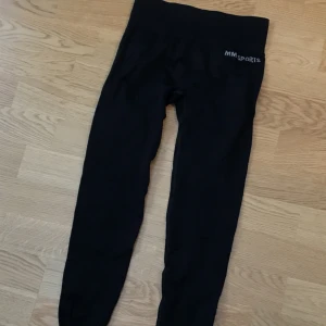 Träningstights - Träningstights från MM sports, säljer dom pga för små.