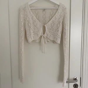 Virkad topp Nelly - Så fin!!! Virkad topp från Nelly 🤍 Använd men i fint skick! 🤍 Nypris 449kr