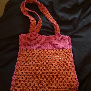 Zara strandväska - En zara strandväska som fortfarande har lappen kvar!