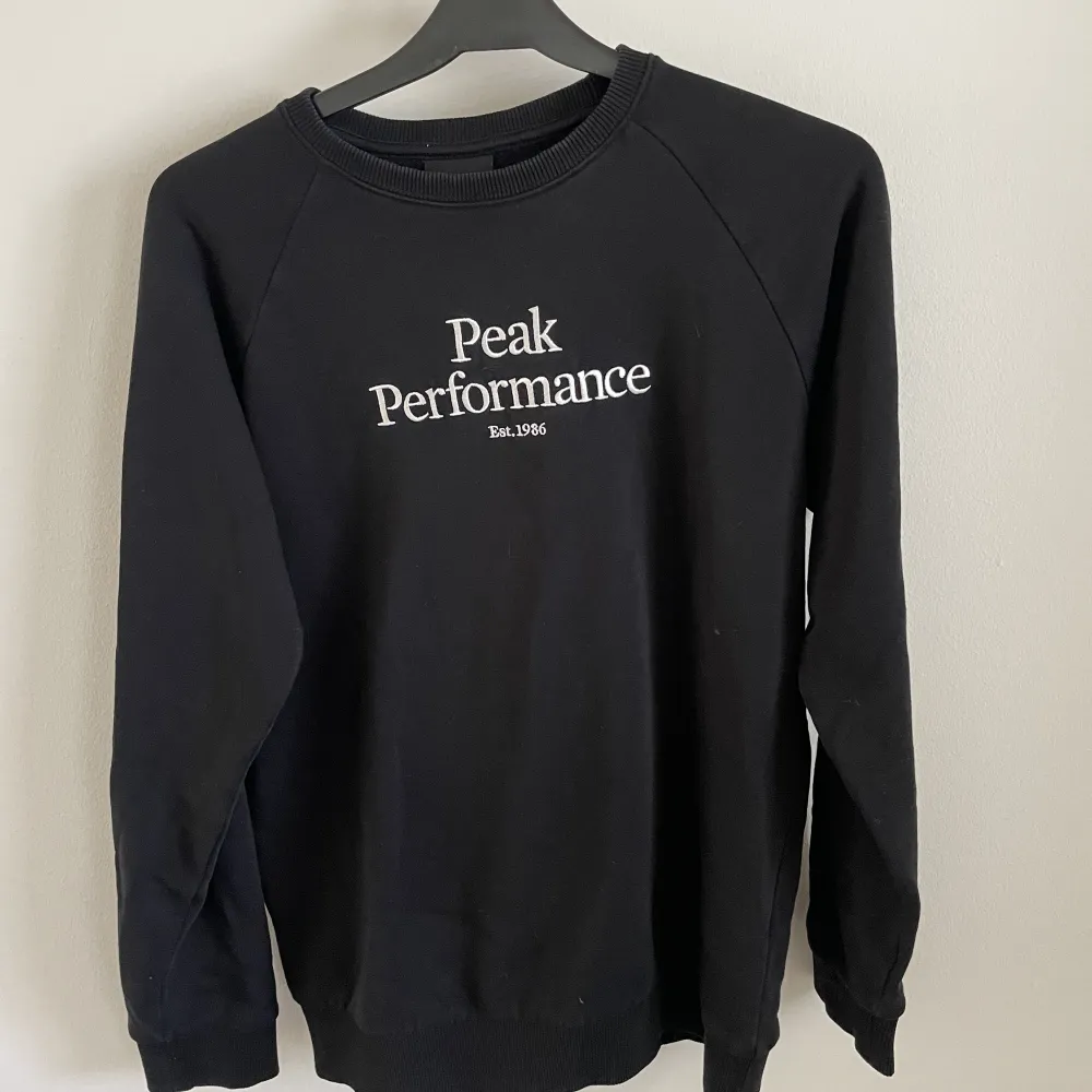 Säljer min gamla peak performance tröja som jag aldrig använt! Pris kan diskuteras!. Tröjor & Koftor.