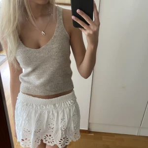 Stickad topp - Stickad beige topp!😍