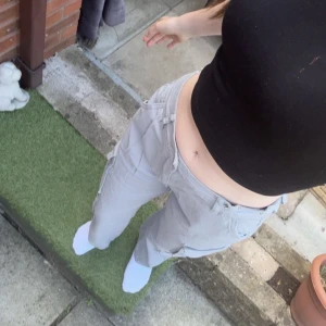 Cargo pants  - Du kommer att älska dessa nya, nästan oanvända cargobyxor! De är lätta, bekväma och stora - precis perfekta!