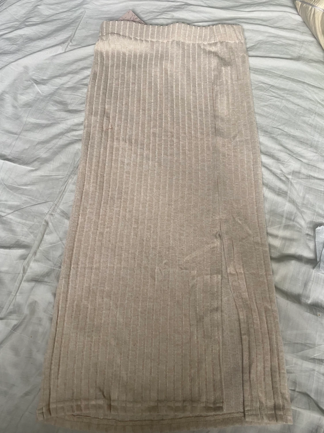 Stickad kjol med slits - 90