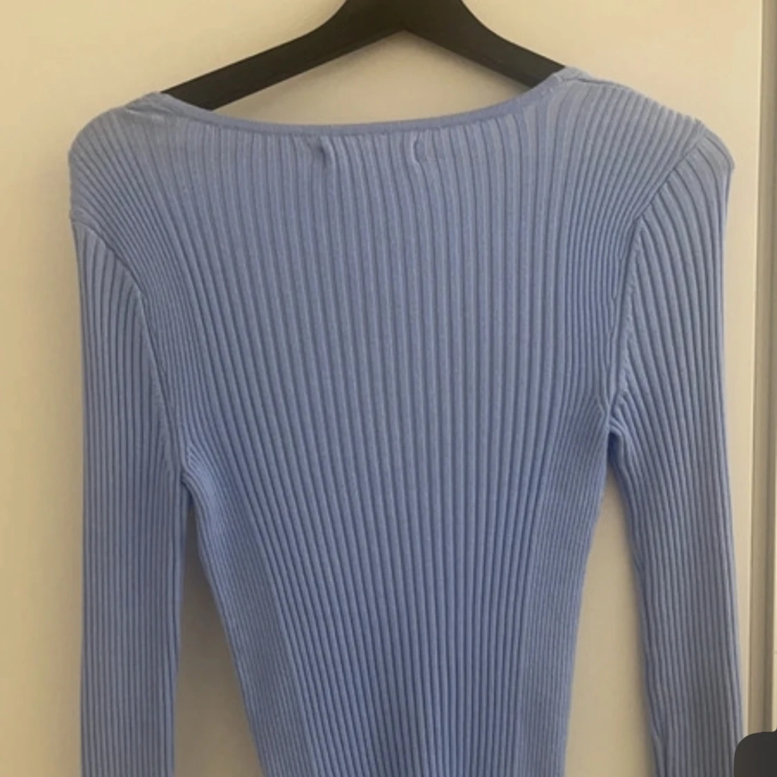 Fin blå tröja - 90