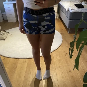Shorts  - Blåa träningshorts från nike