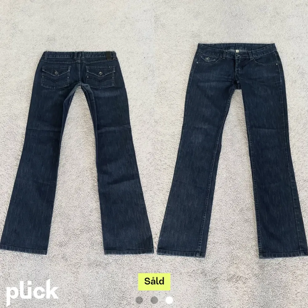 Jeans köpta på Plick men som jag ej tyckte passade mig🤍 midja:82 innerbenet:80, passar mig som är s/36 och 173 cm🤍 Det är i väldigt bra skicka men om du har frågor så är det bara att kontakta🤍 Priset kan diskuteras och frakt ingår ej🤍(obs ej mina bilder) . Jeans & Byxor.